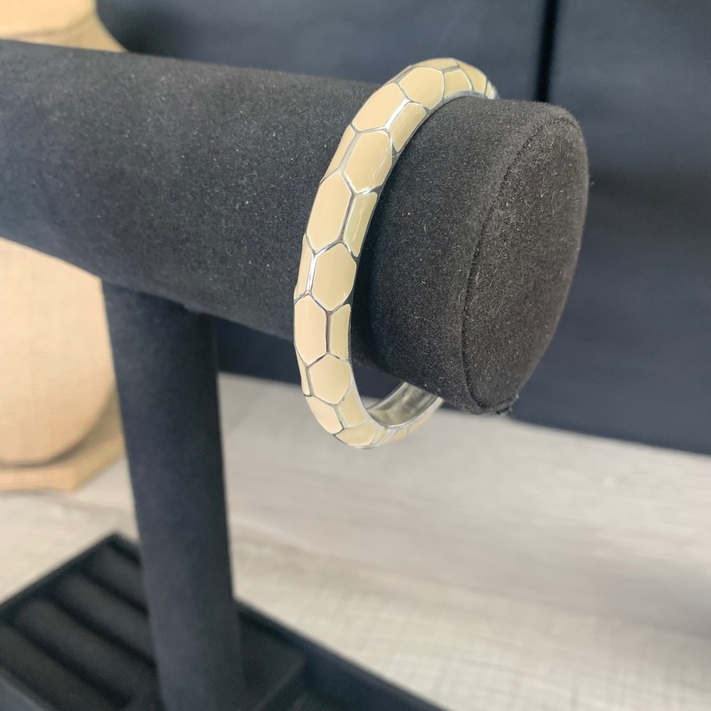 Cream Enamel Honeycomb Hinge Bangle Bracelet Silver Tone Geometric 7 Inch